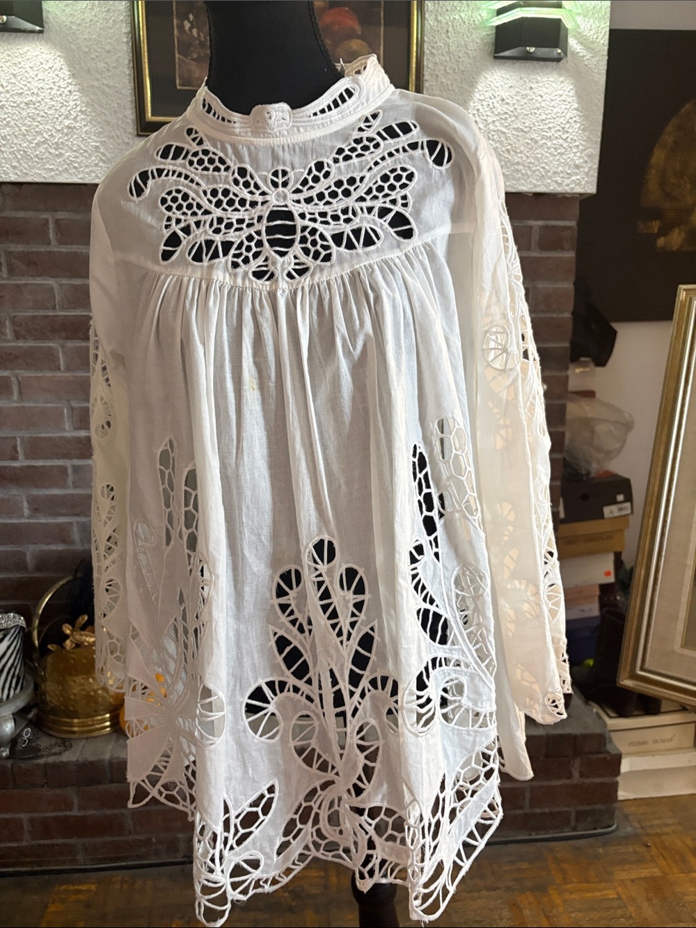 White Cotton Cutwork Tunic Top - Brand: